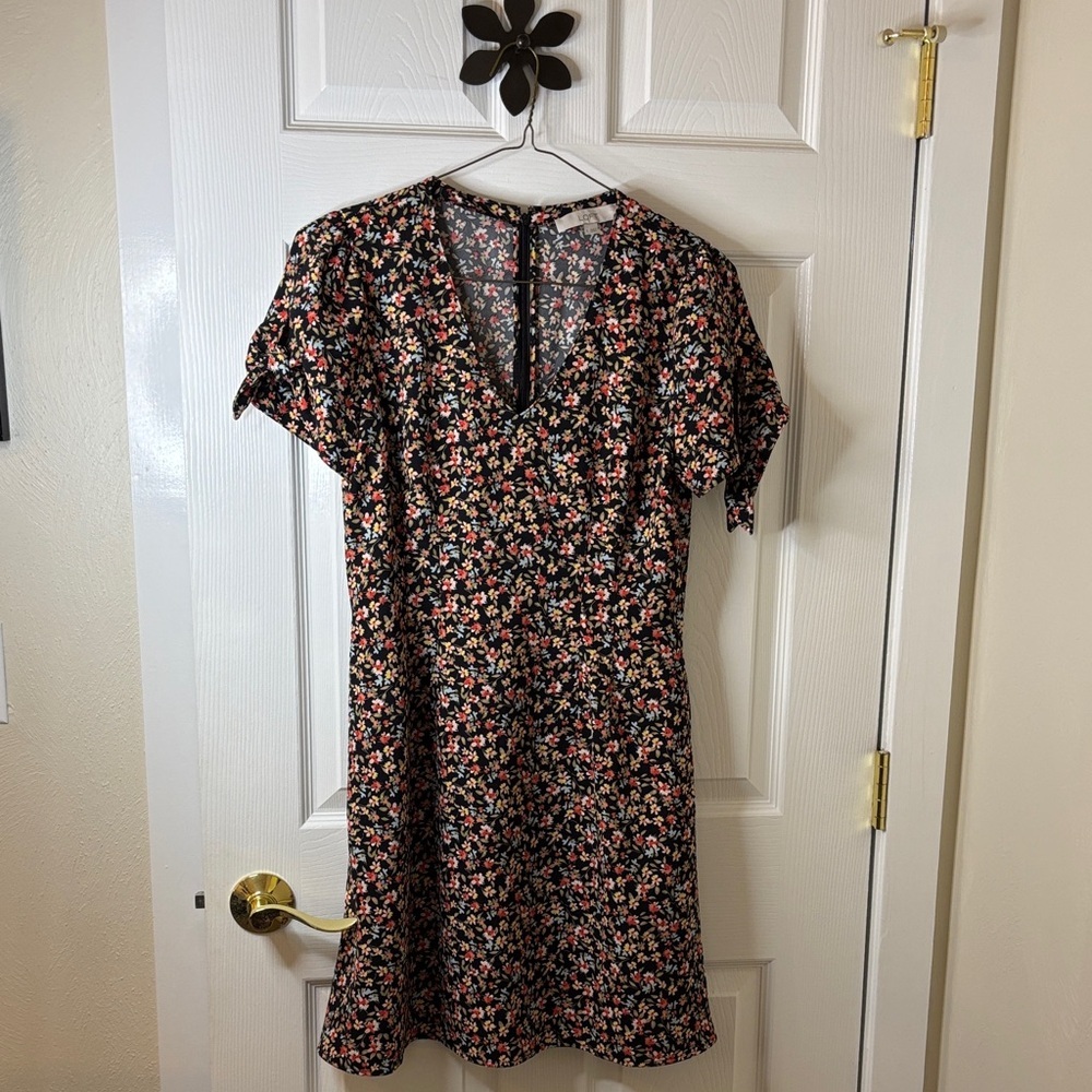 Loft A-line Floral Wrinkle-Free Dress Tie Sleeves V-Neck Pockets Sz 6